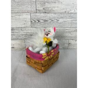 ANNALEE CAT BASKET White Fluffy Kitty In Flower Basket Plush Doll 2012 4.5in